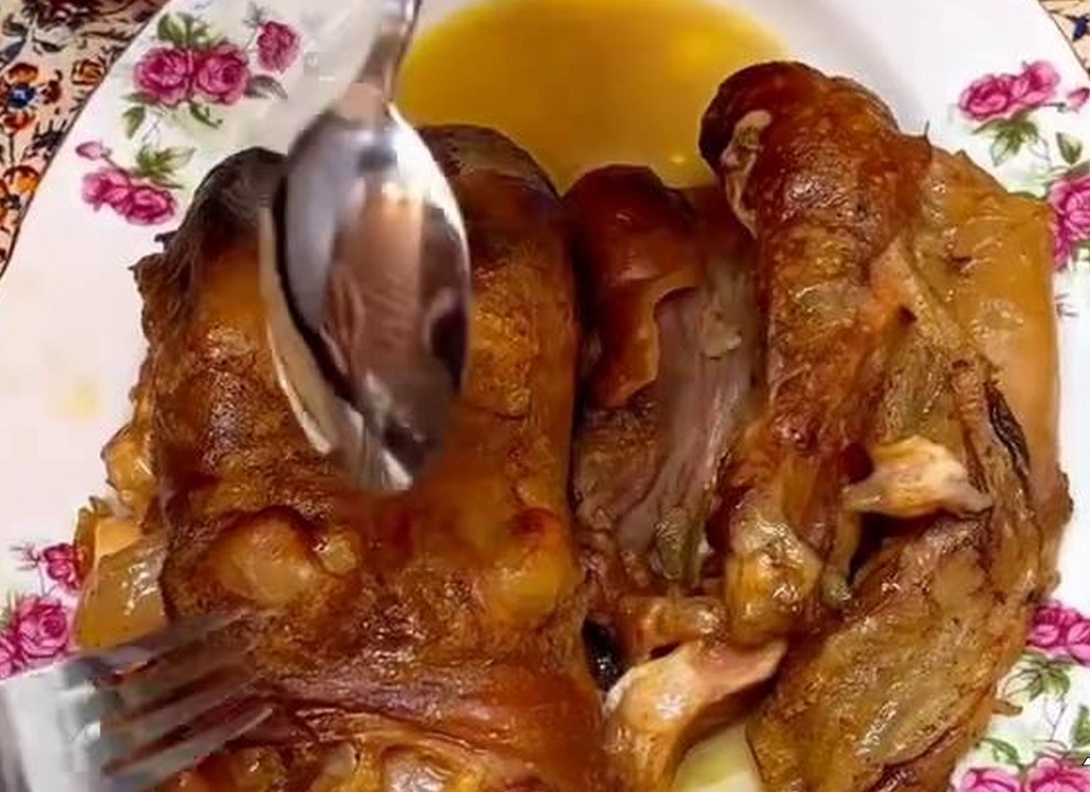 پاچه گاو پخته شده با دارچین